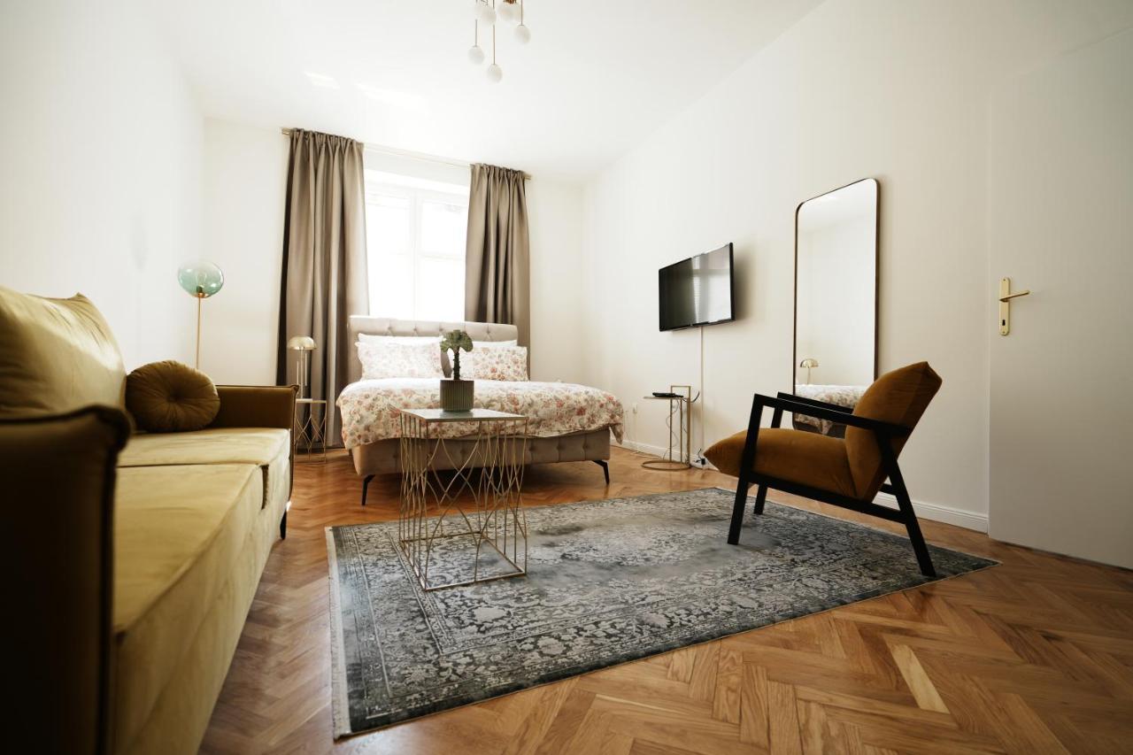 Center City Apartment 3 Zagreb Bagian luar foto