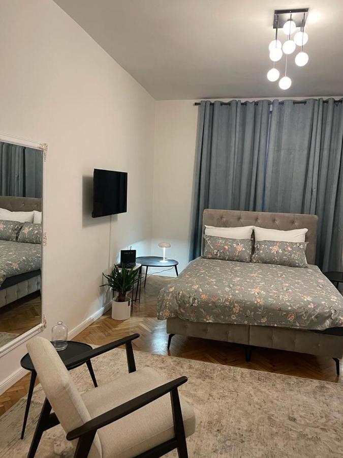 Center City Apartment 3 Zagreb Bagian luar foto